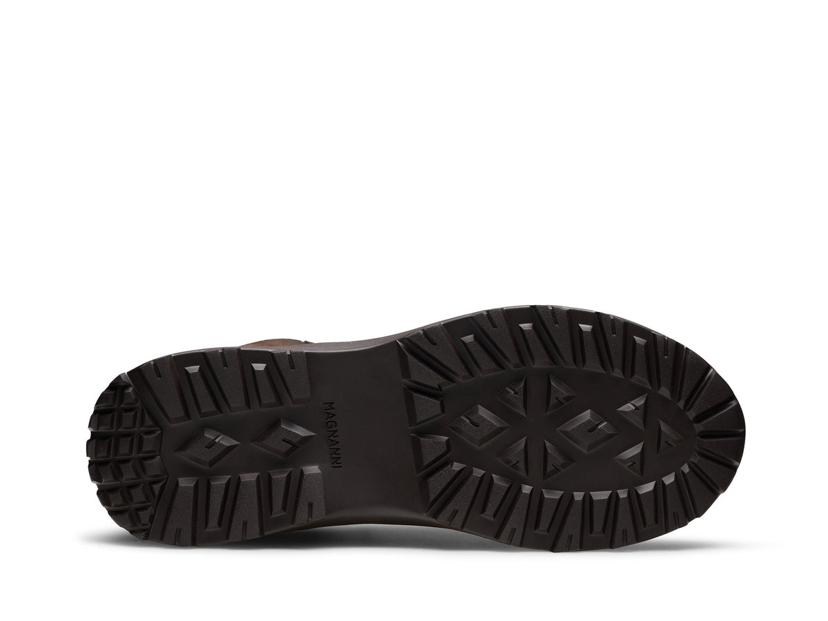 Magnanni Strata Tumbled Leather Hiking Boot in Brown