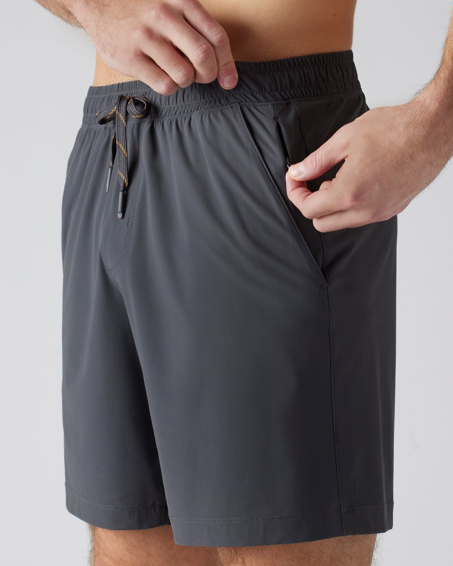Rhone Mens 7" Unlined Pursuit Short in Asphalt