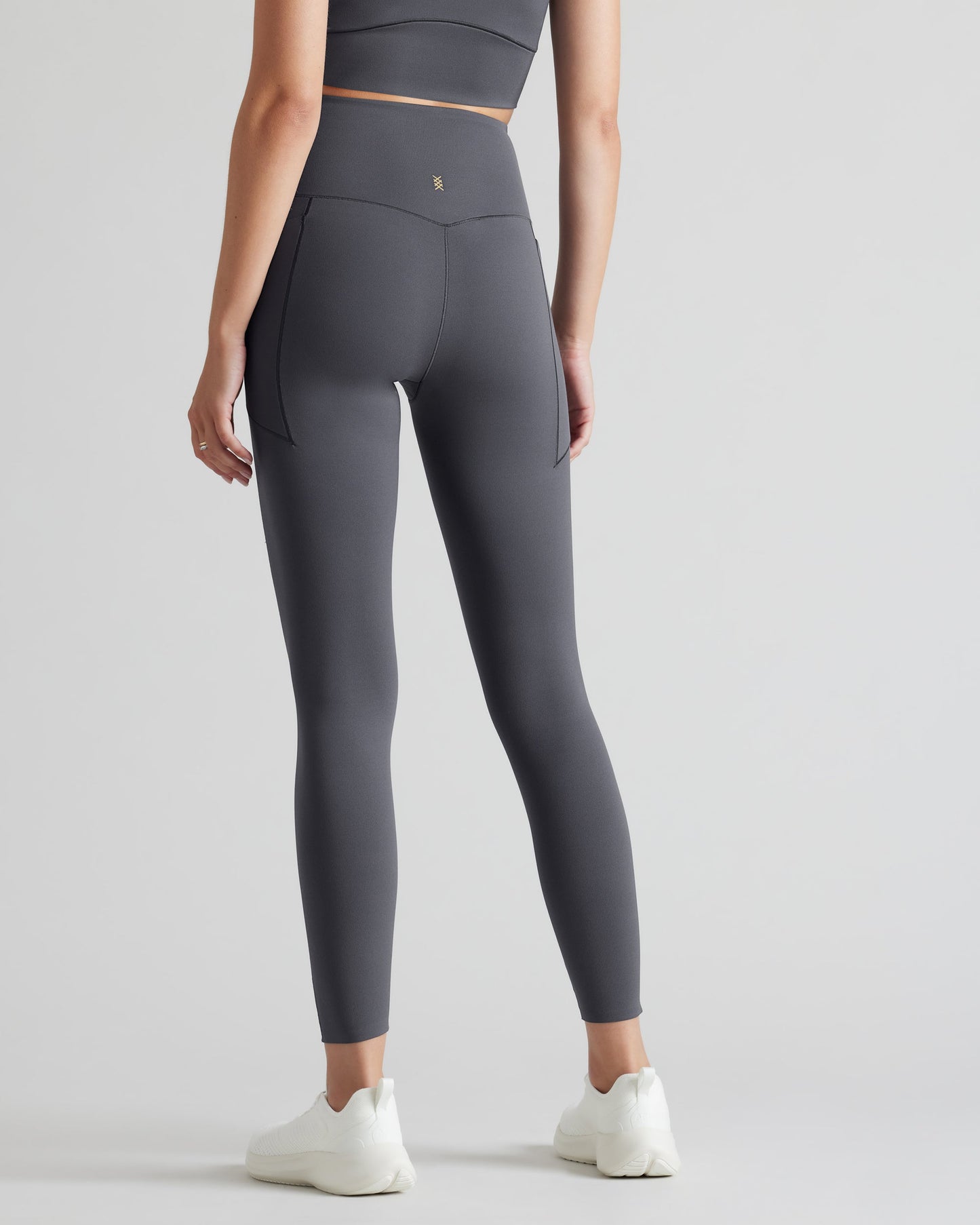 Womens Rhone Revive 7/8 Pocket Leggings in Asphalt