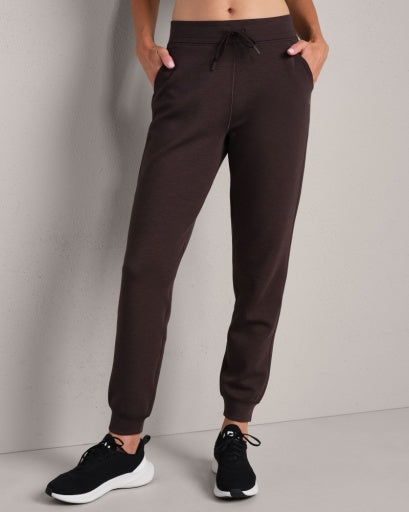Womens Rhone Dreamglow Jogger in Dark Espresso