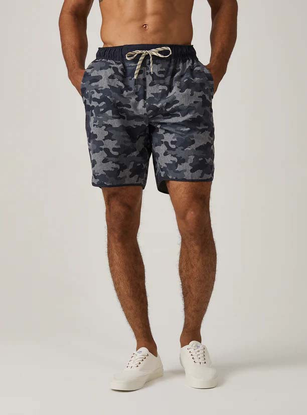 7 Diamonds Printed Core Active Short in Light Grey
