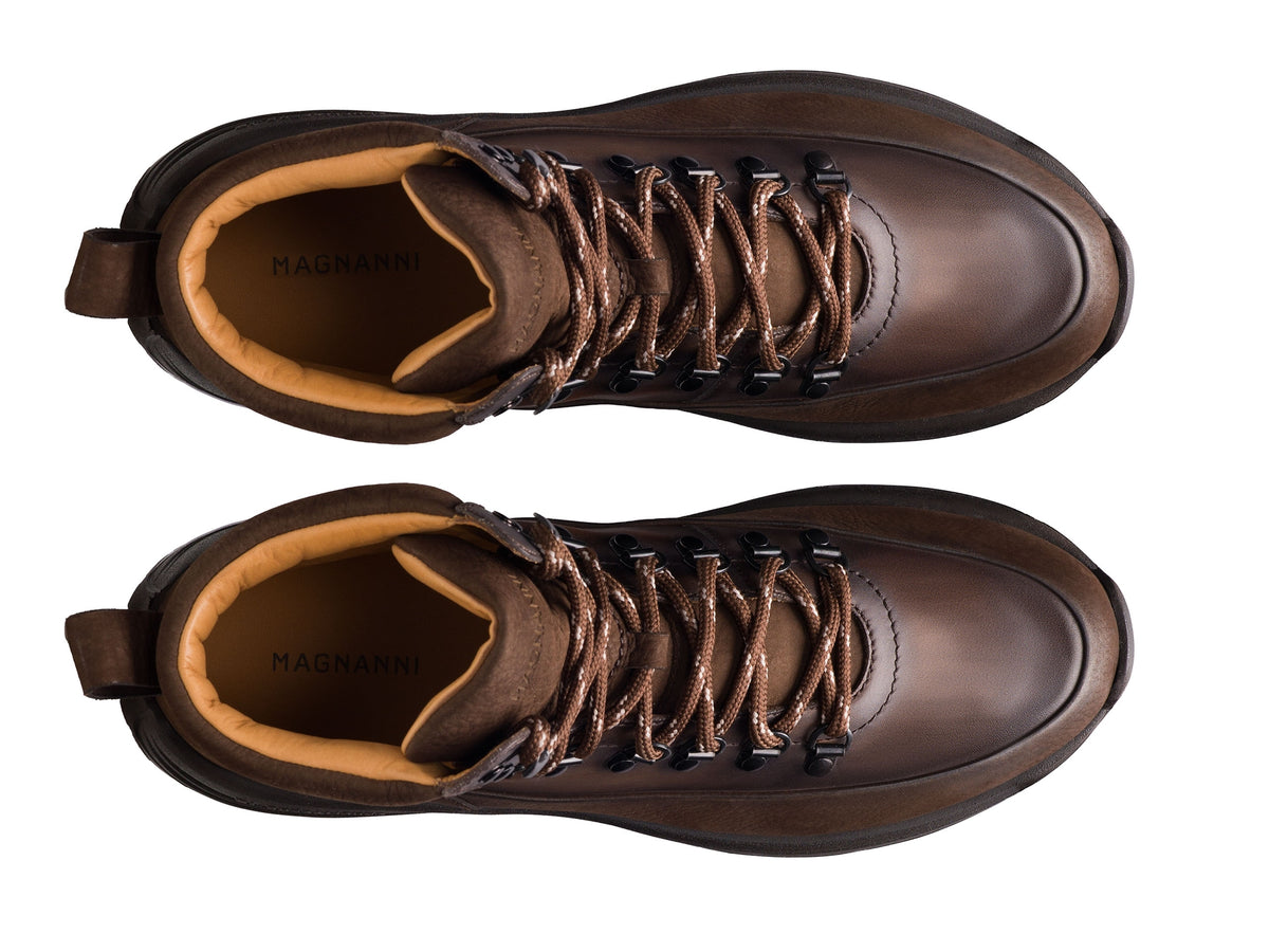 Magnanni Strata Tumbled Leather Hiking Boot in Brown