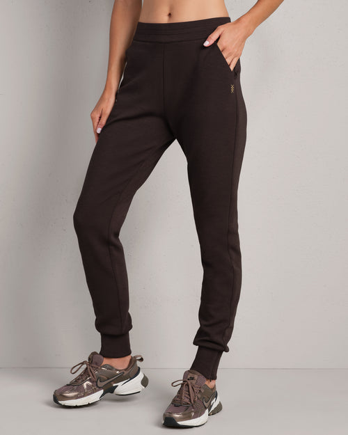 Womens Rhone Dreamglow Tapered Leg Pant in Dark Espresso