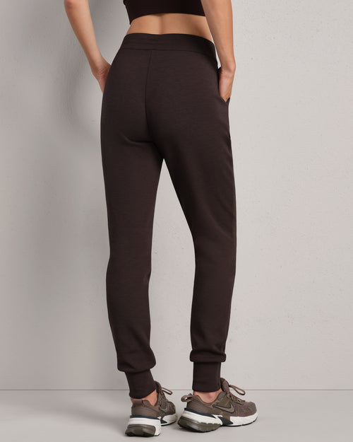 Womens Rhone Dreamglow Tapered Leg Pant in Dark Espresso