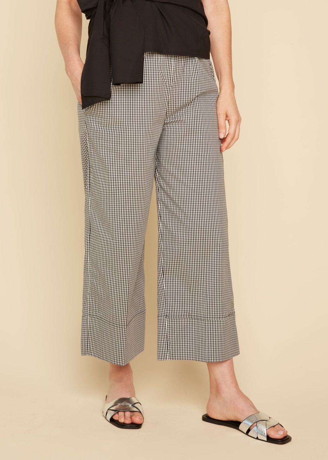 Womens Renuar Cropped Gingham Pant in Black/White Combo