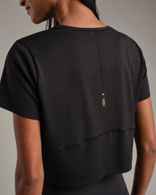 Womens Rhone Serene Cropped Short Sleeve Tee in Black