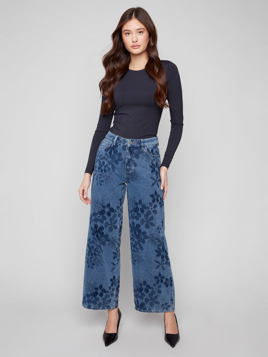 Womens Charlie B Wide Leg Printed Jeans in Flowers