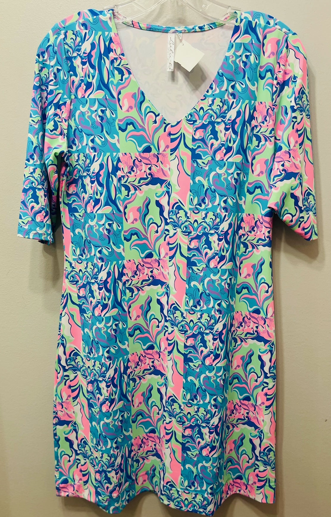 Womens Lulu B V Neck Elbow Sleeve Dress in Light Blue/Pink Pattern