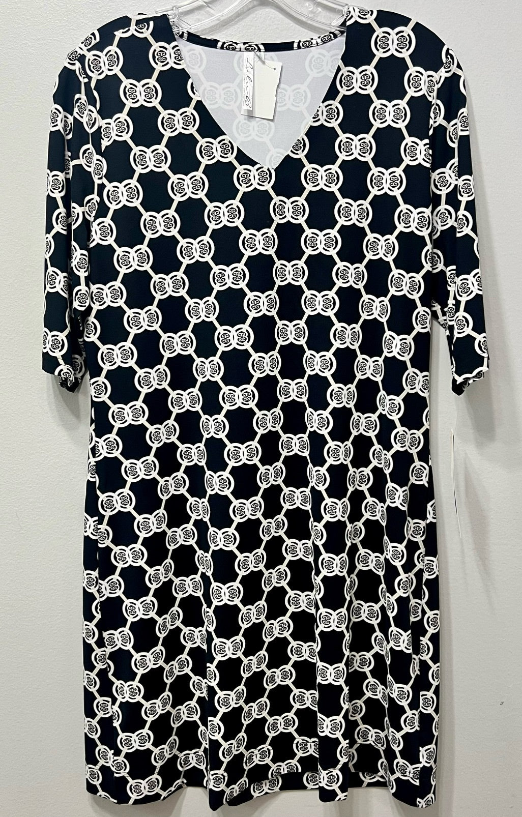 Womens Lulu B V Neck Elbow Sleeve Dress in Black/White Pattern