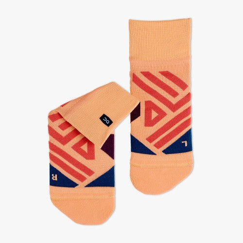 Womens On Running Mid Sock in Coral/Navy