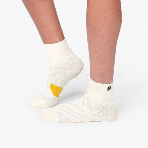 Womens ON Running Mid Sock in White/Ice